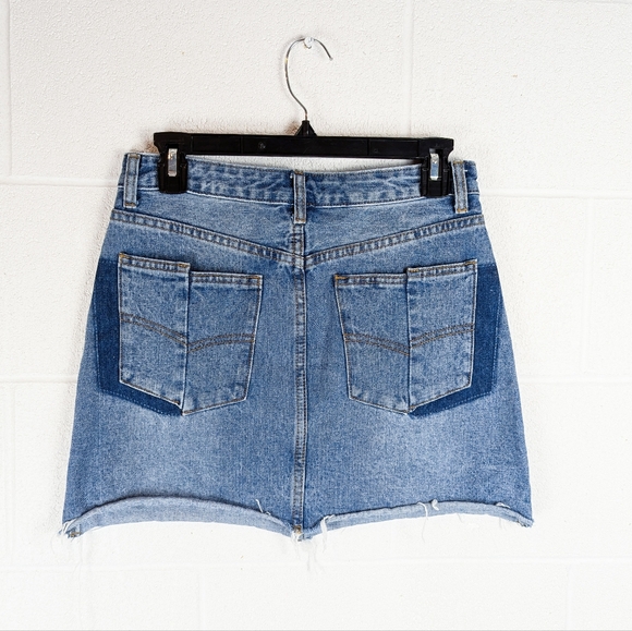 S/M Oak + Fort Mini Denim Skirt Raw Hem Statement Pockets Light Wash Cotton Jean - Picture 2 of 7